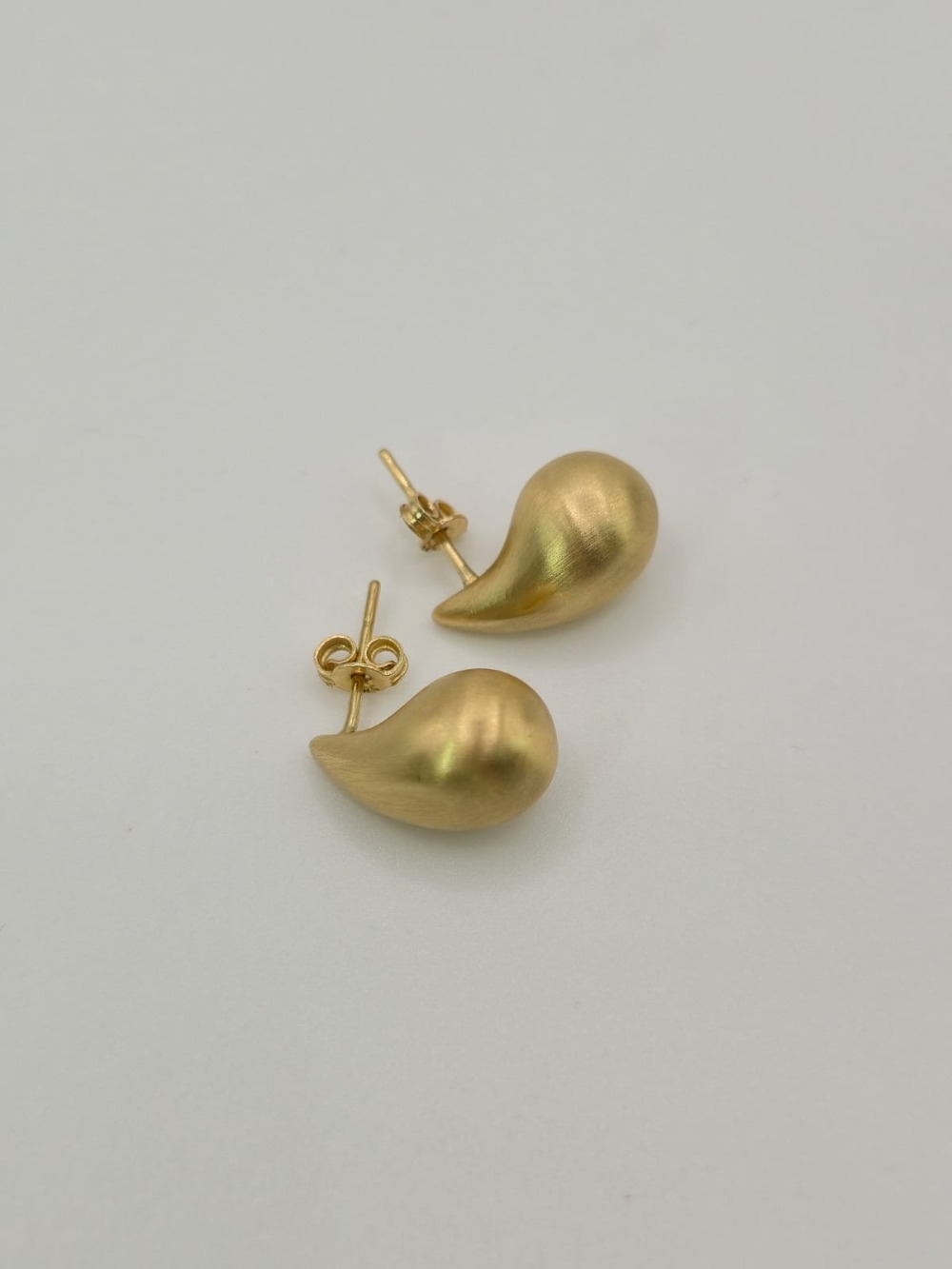 aretes gota mate aretes gota mate 14K